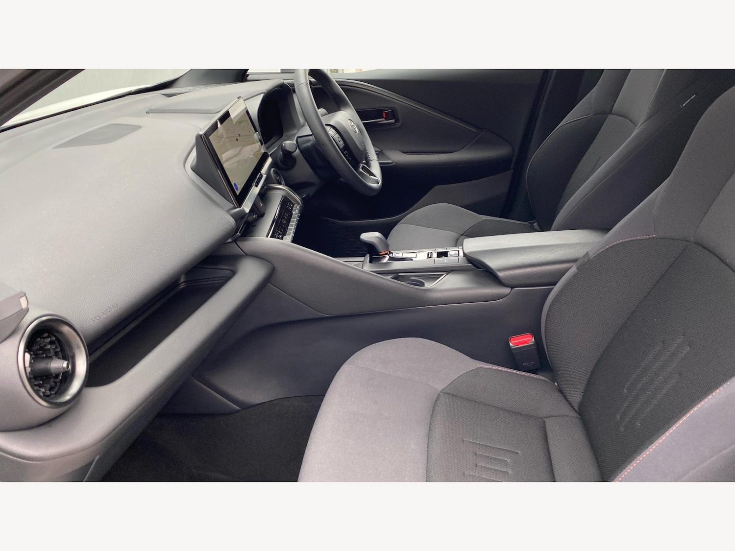 Used Toyota C-HR 2024 for sale - 76432220: Photo 12