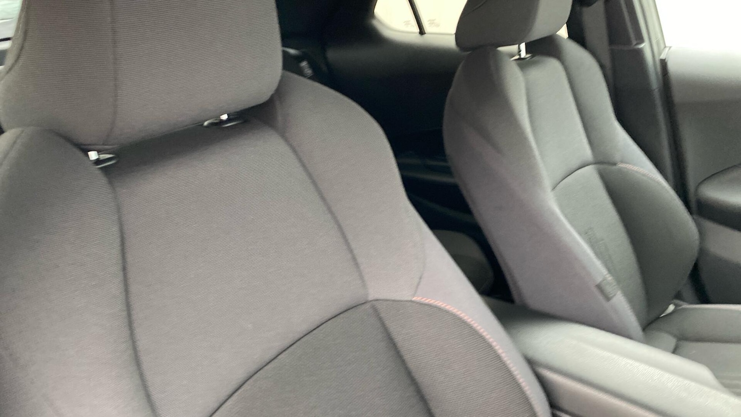 Used Toyota C-HR 2024 for sale - 76432220: Photo 38