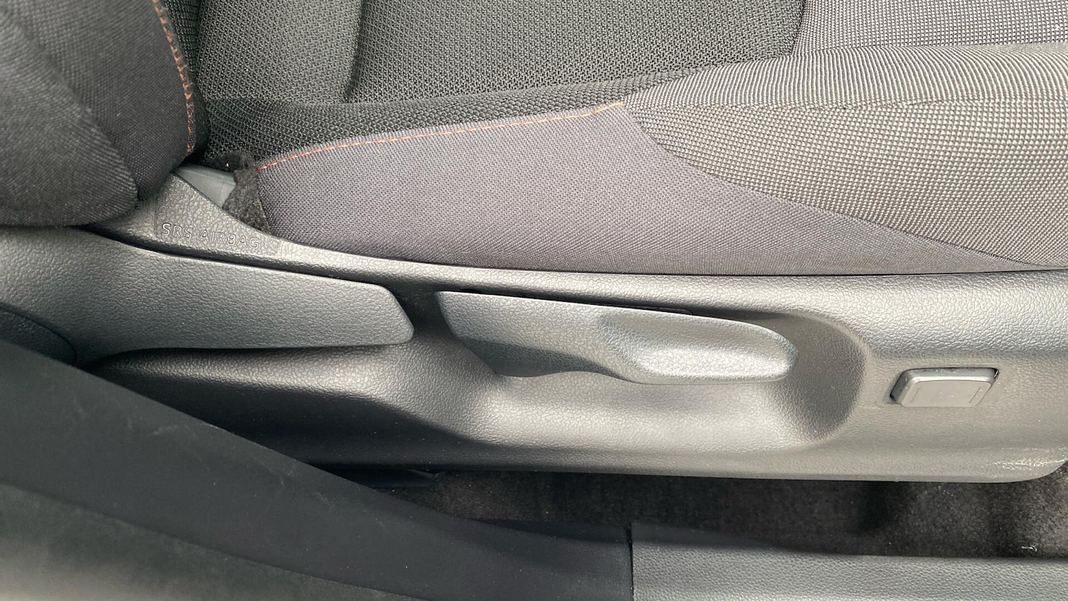 Used Toyota C-HR 2024 for sale - 76432220: Photo 40