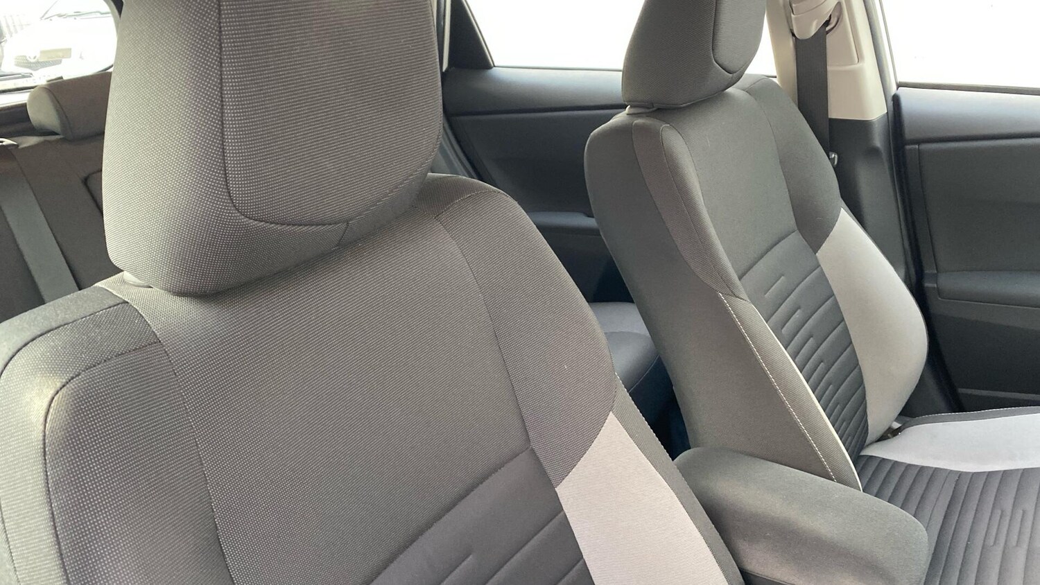 Used Toyota Auris 2018 for sale - 76424353: Photo 35