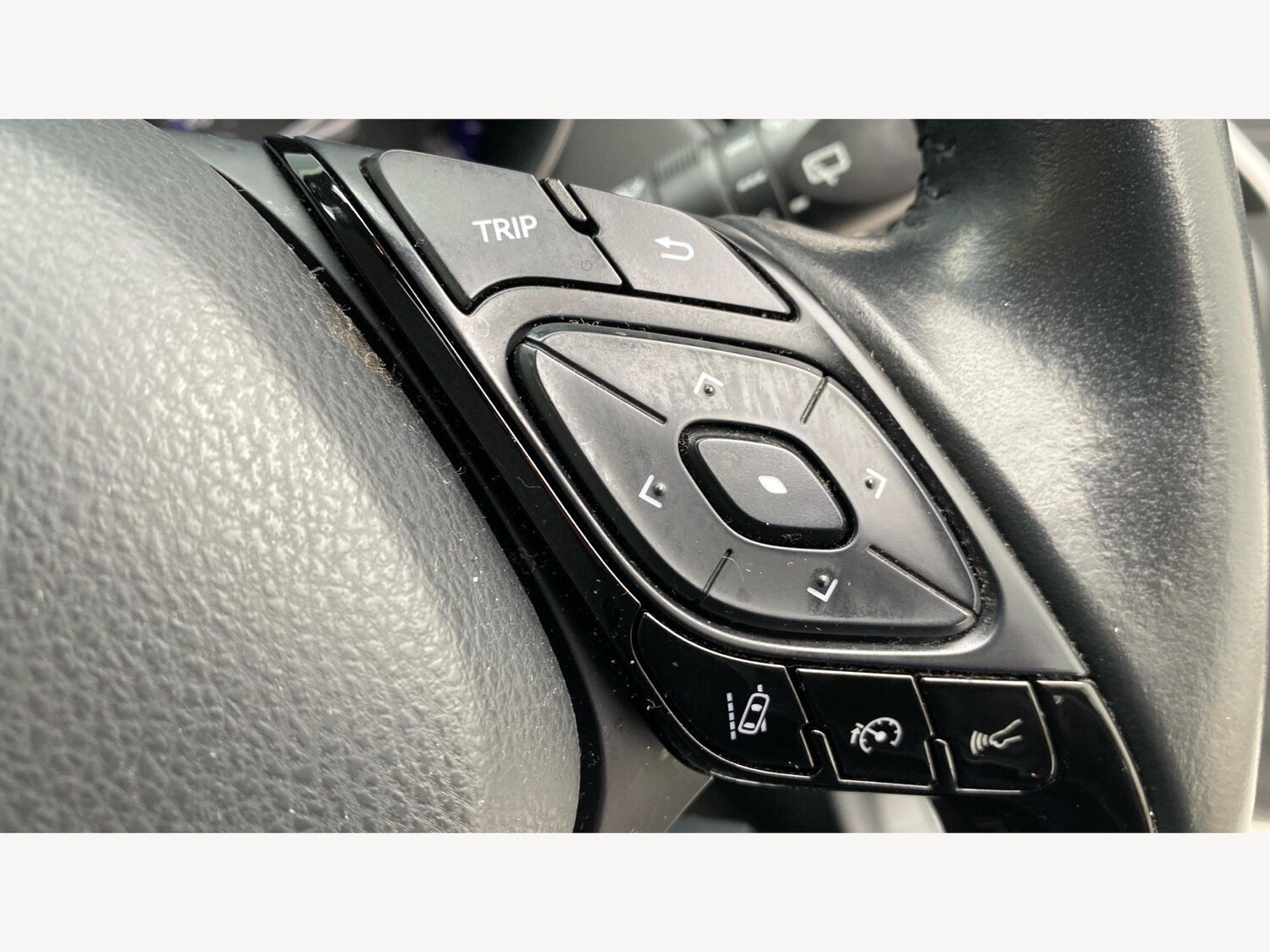 Used Toyota C-HR 2022 for sale - 76458015: Photo 32