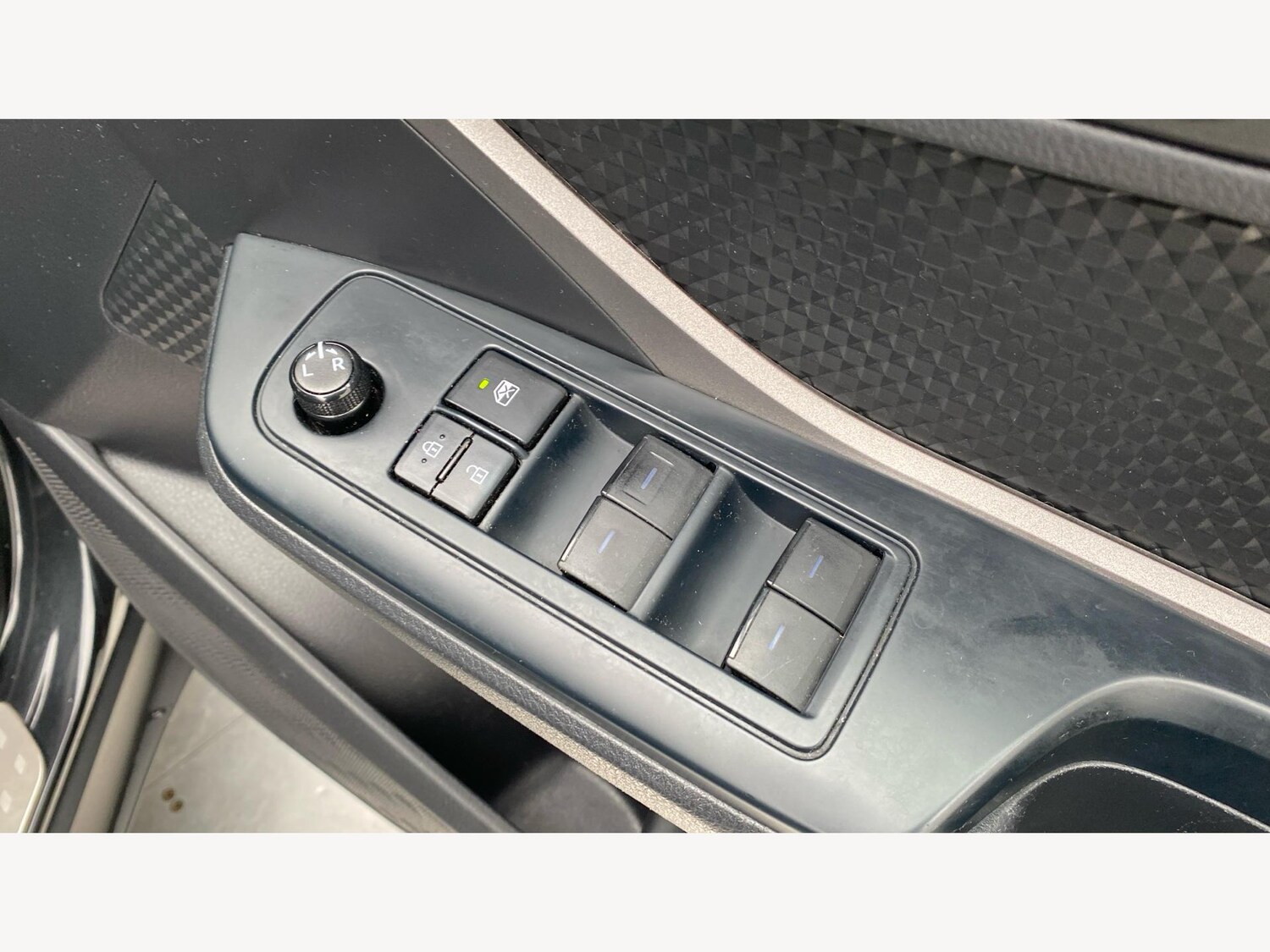 Used Toyota C-HR 2022 for sale - 76458015: Photo 34