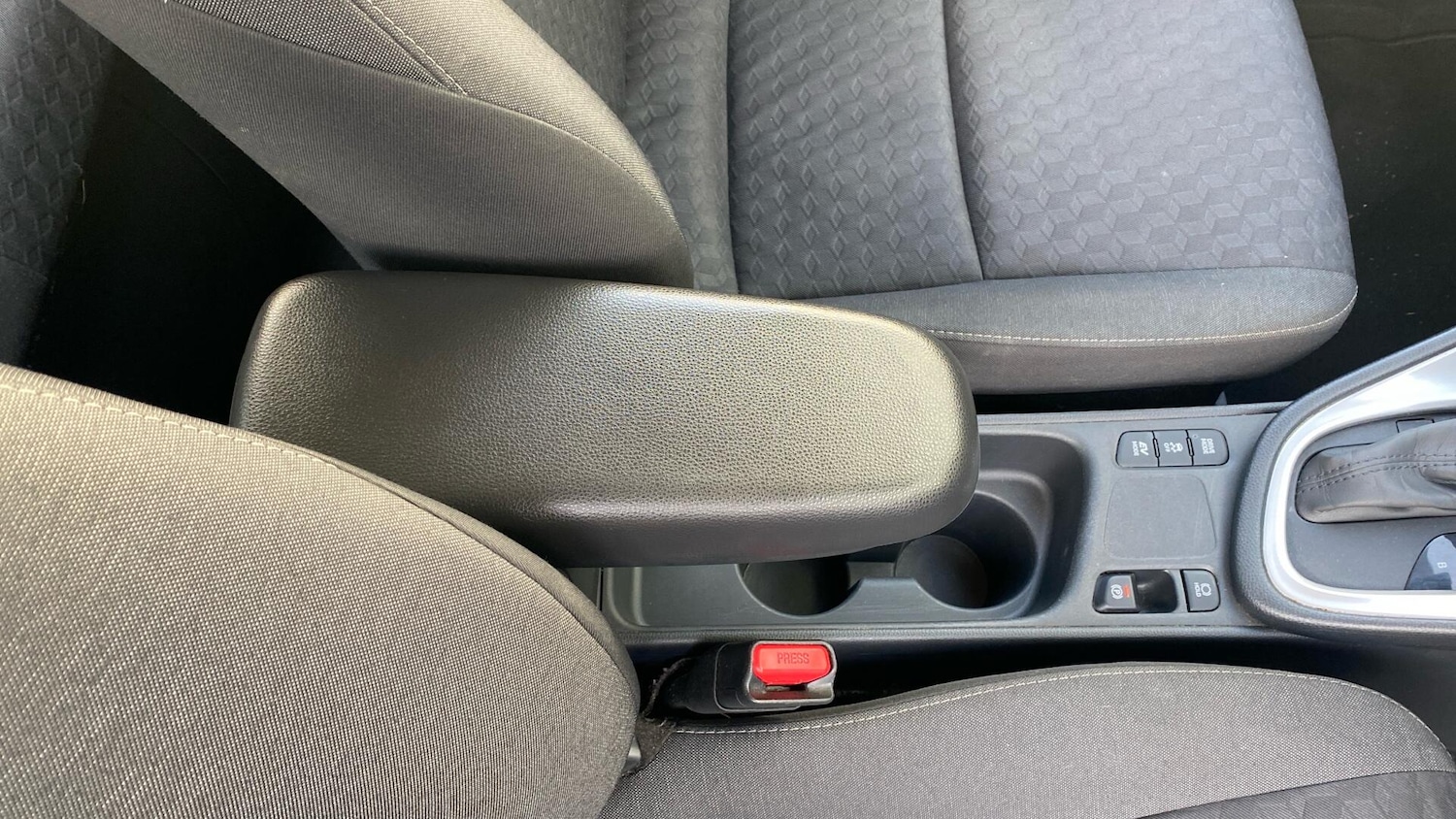 Used Toyota Yaris 2023 for sale - 76512286: Photo 37