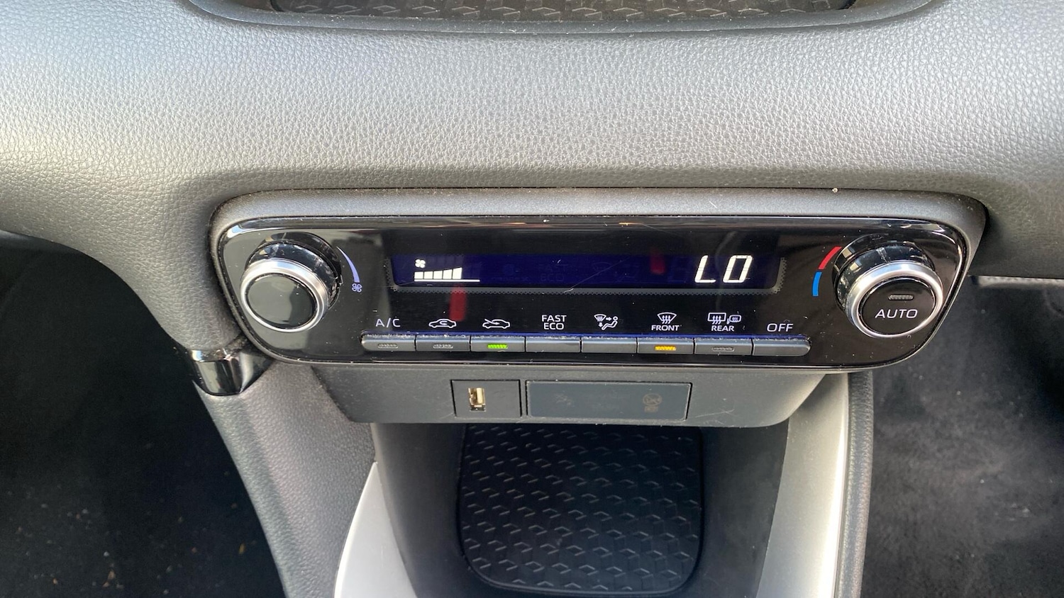 Used Toyota Yaris 2023 for sale - 76512286: Photo 40