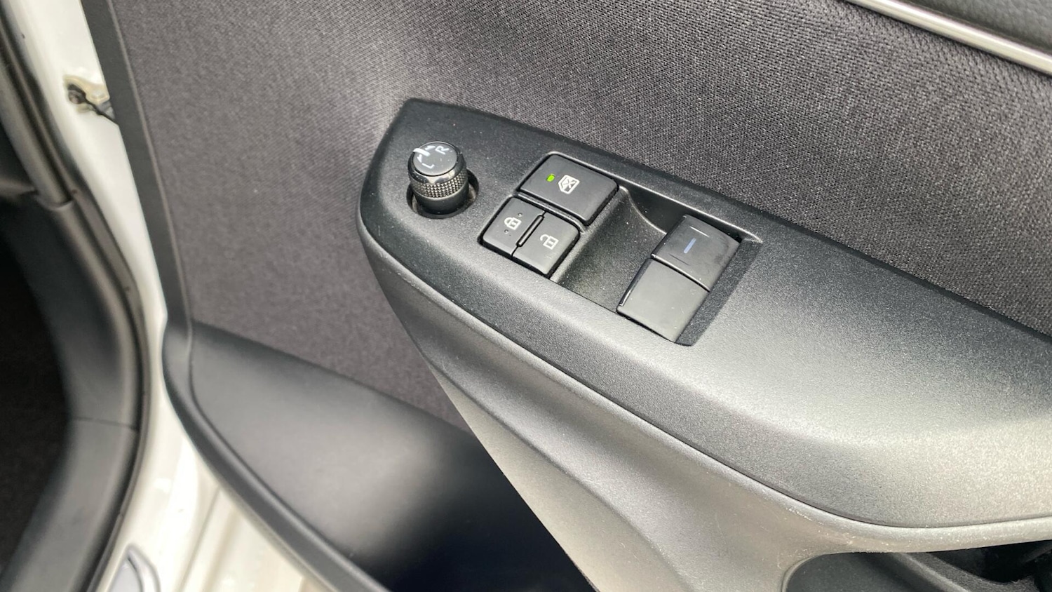 Used Toyota Yaris 2022 for sale - 77537940: Photo 37