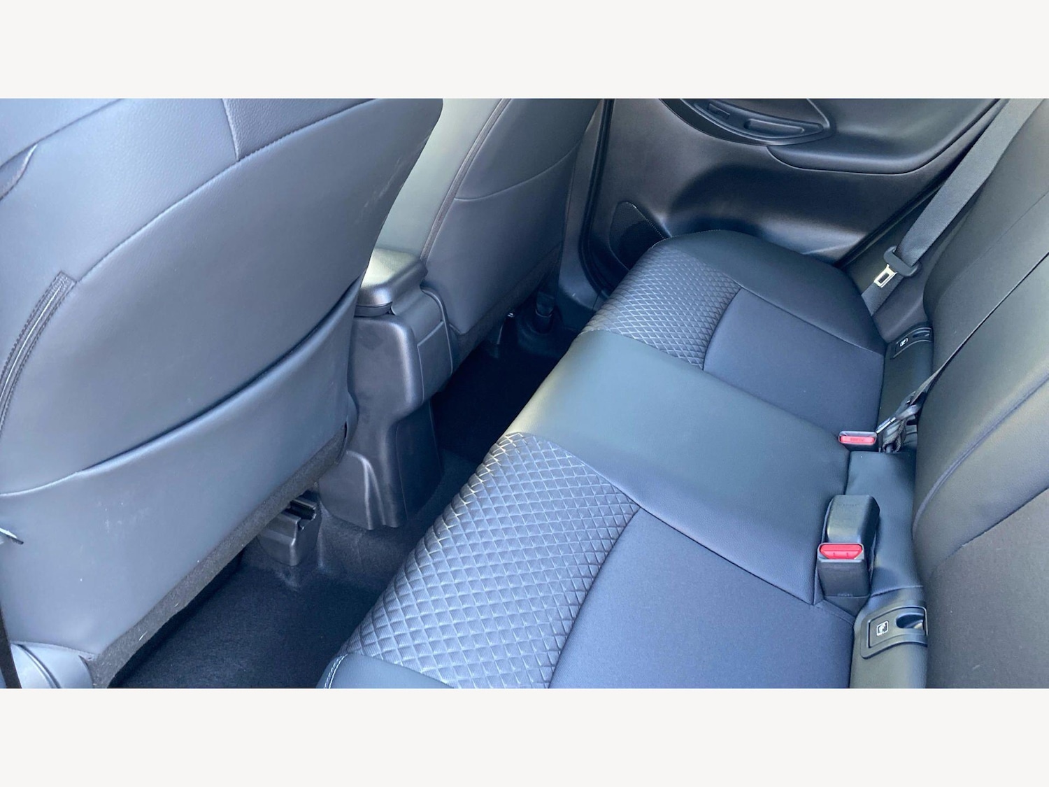 Used Toyota Yaris 2024 for sale - 77994252: Photo 15