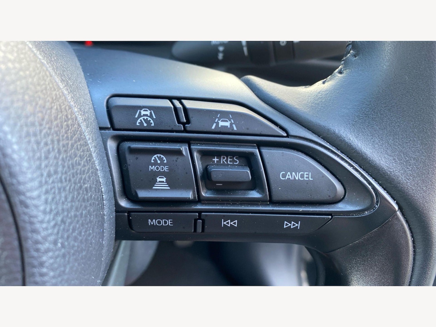 Used Toyota Yaris 2024 for sale - 77994252: Photo 31