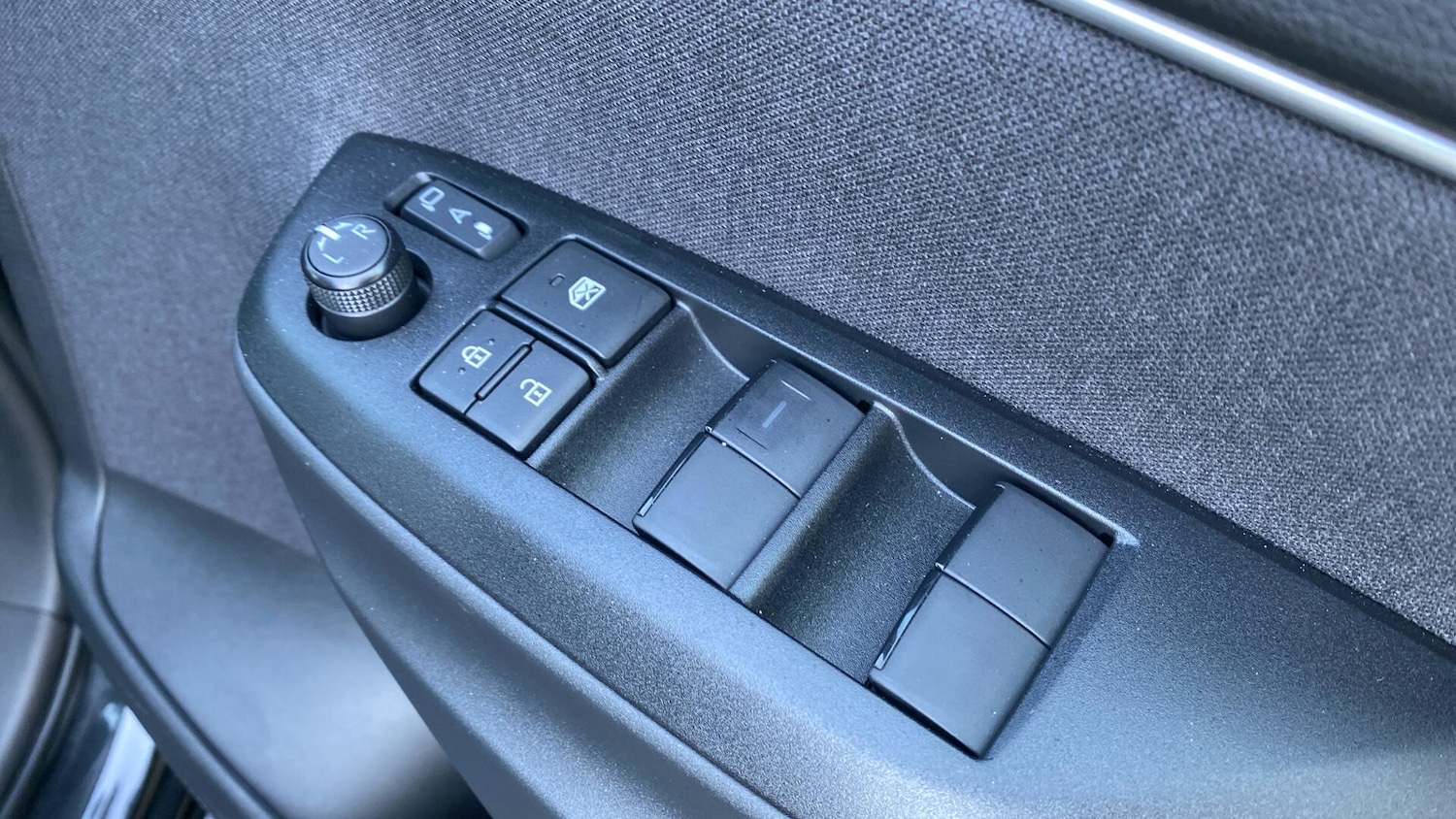 Used Toyota Yaris 2024 for sale - 77994252: Photo 40