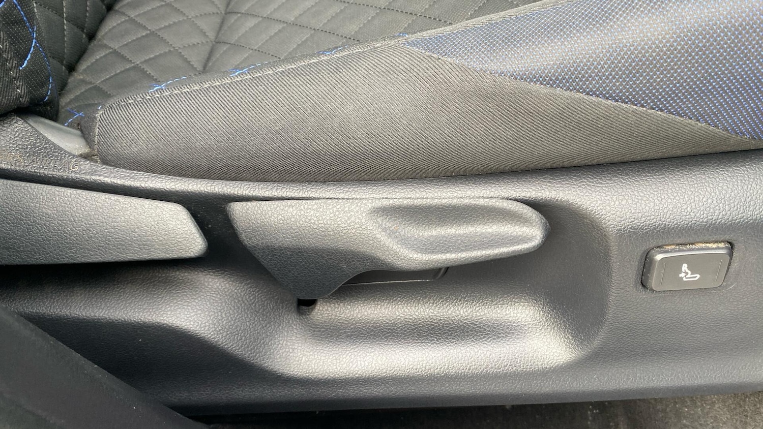 Used Toyota C-HR 2020 for sale - 77081506: Photo 40