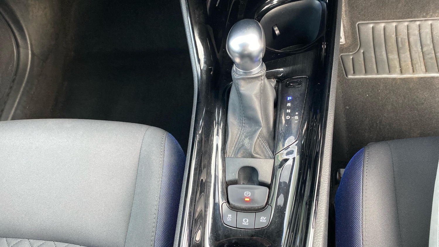 Used Toyota C-HR 2020 for sale - 77081506: Photo 42