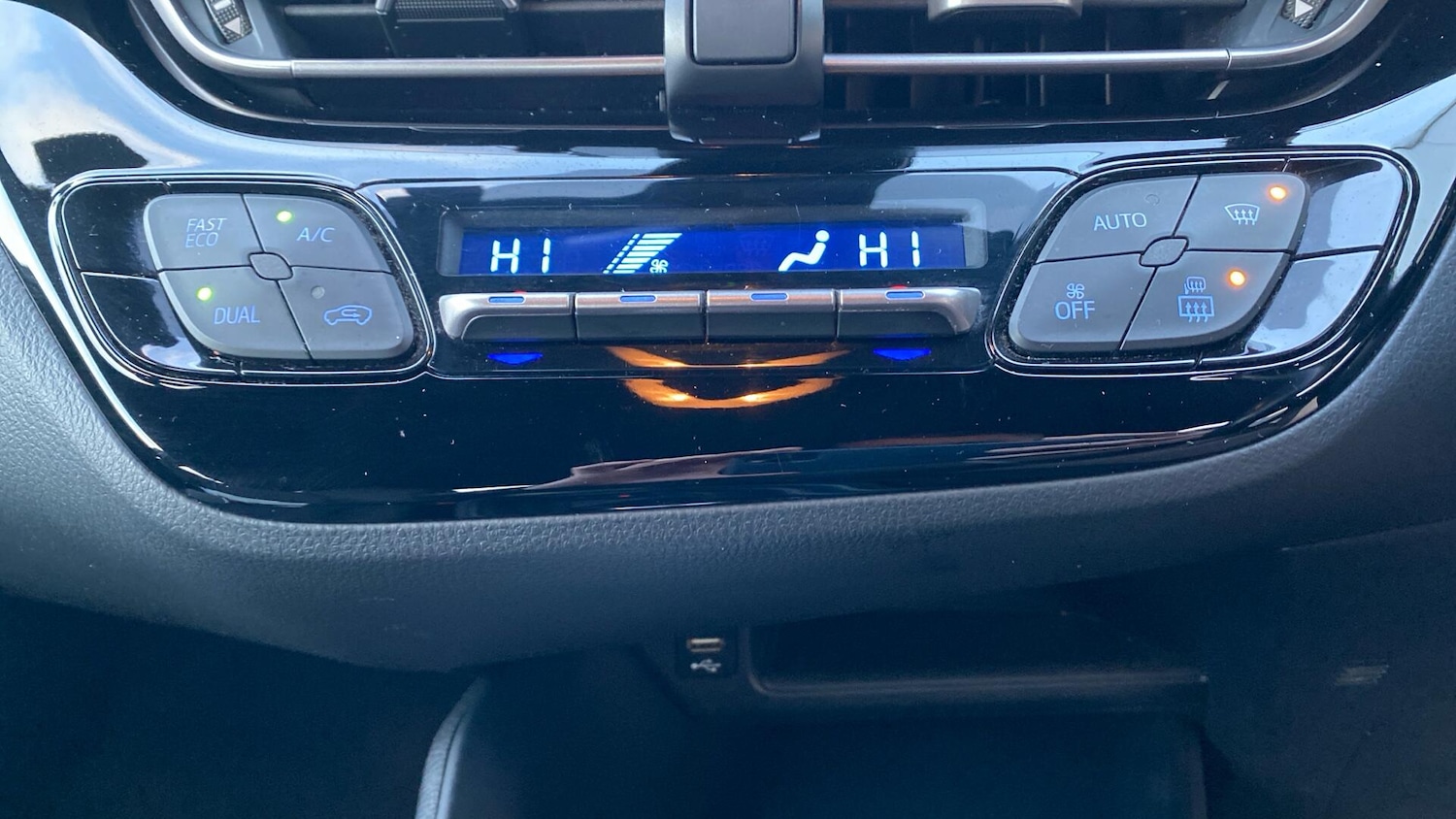 Used Toyota C-HR for sale - 77267615: Photo 42