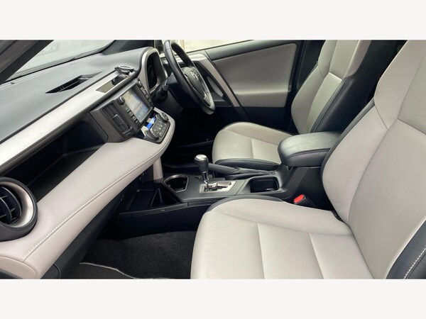 Used Toyota RAV4 2017 for sale - 76294533: Photo 12