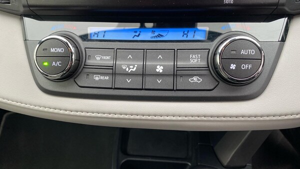 Used Toyota RAV4 2017 for sale - 76294533: Photo 46