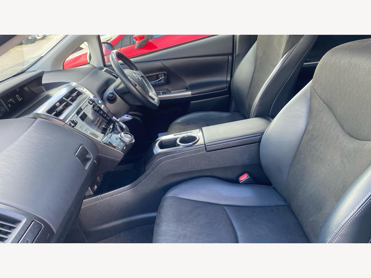 Used Toyota Prius+ 2019 for sale - 77575190: Photo 12