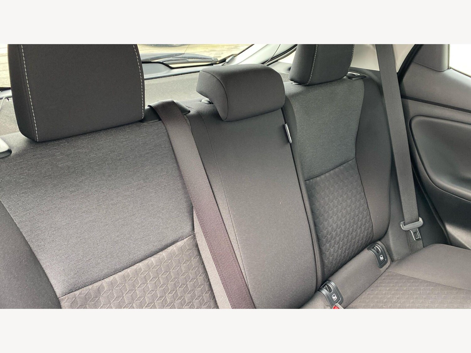 Used Toyota Yaris 2024 for sale - 77671433: Photo 37