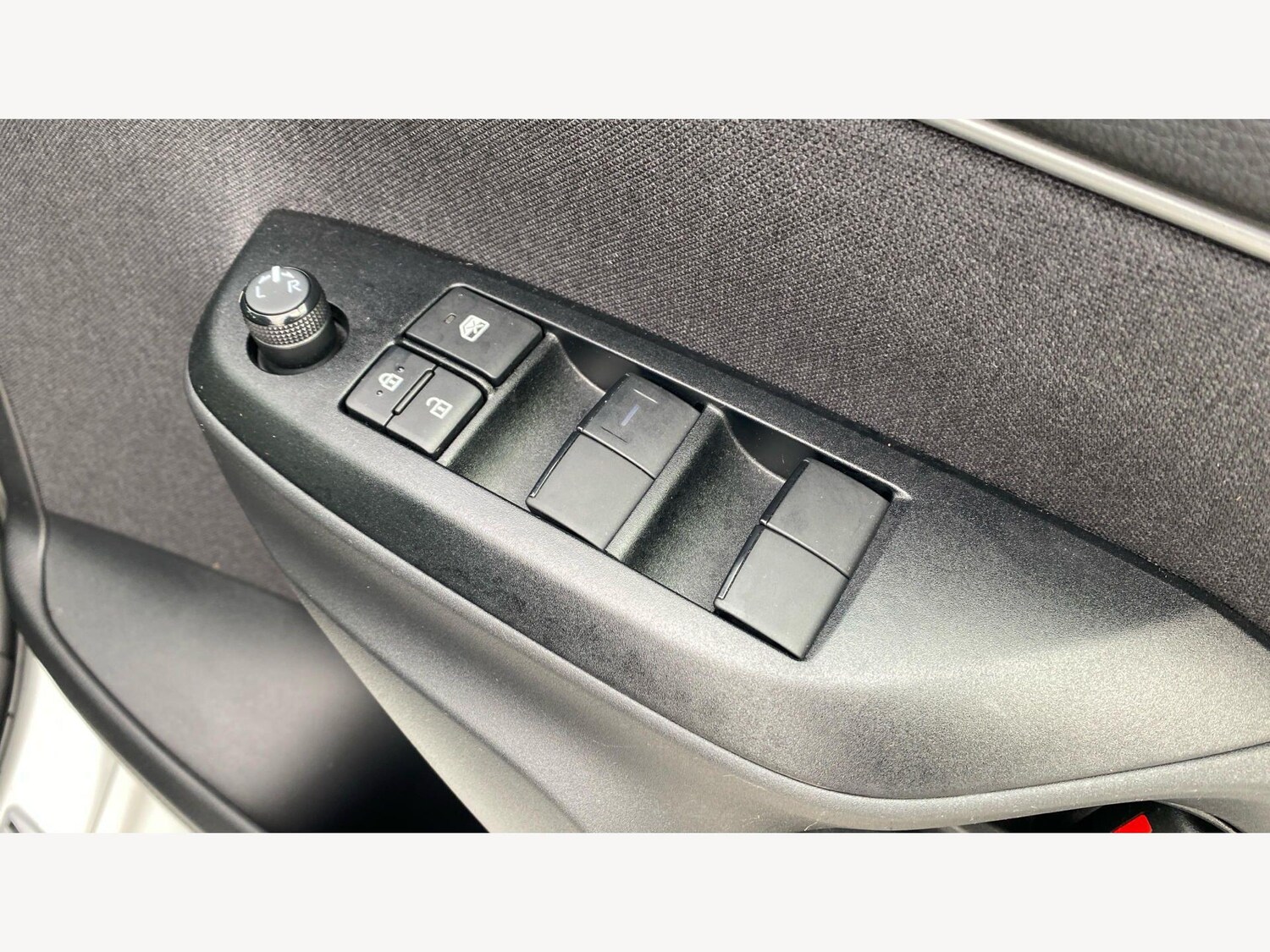 Used Toyota Yaris 2024 for sale - 77671433: Photo 39