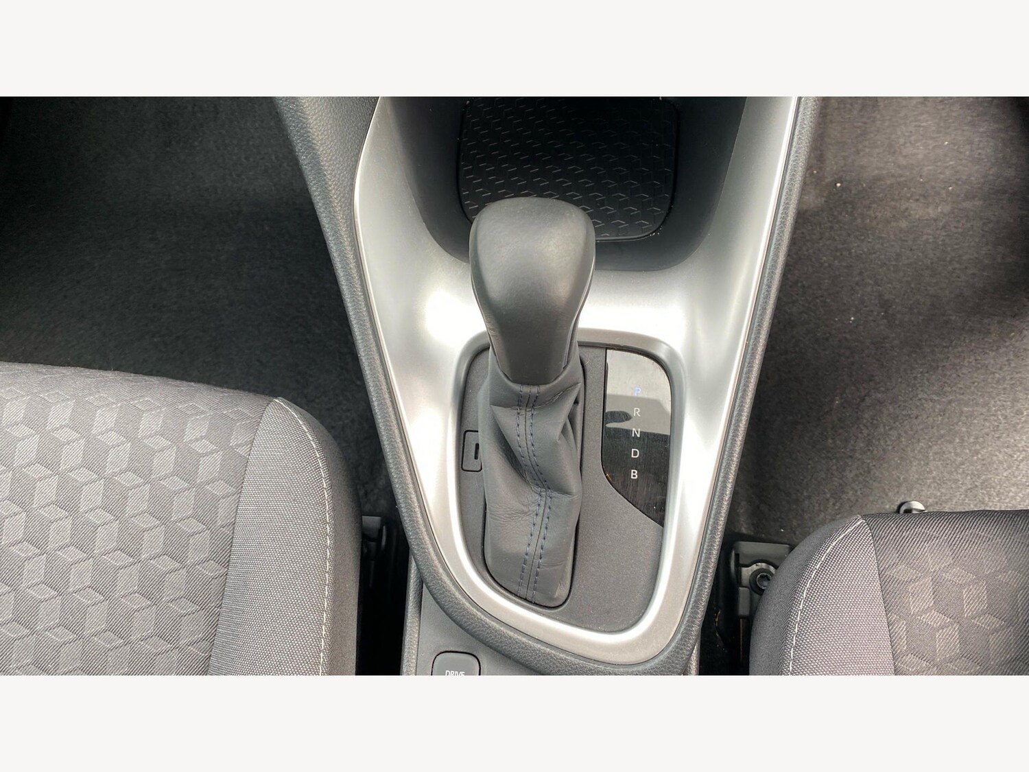 Used Toyota Yaris 2024 for sale - 77671433: Photo 41