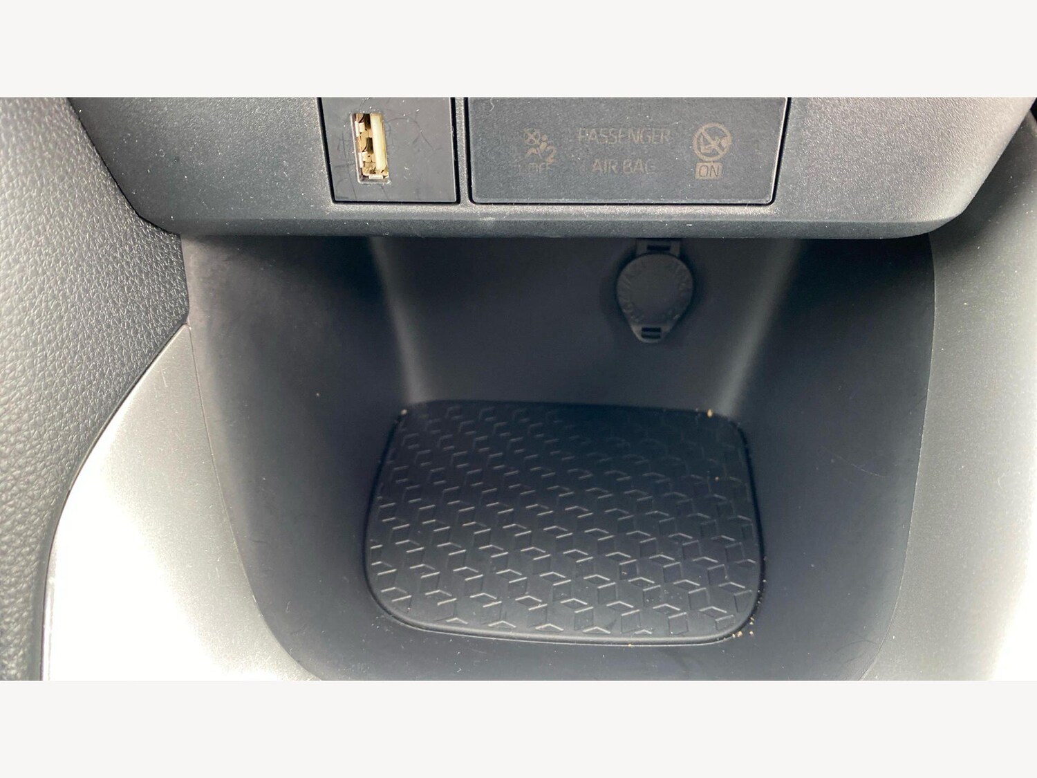 Used Toyota Yaris 2024 for sale - 77671433: Photo 43