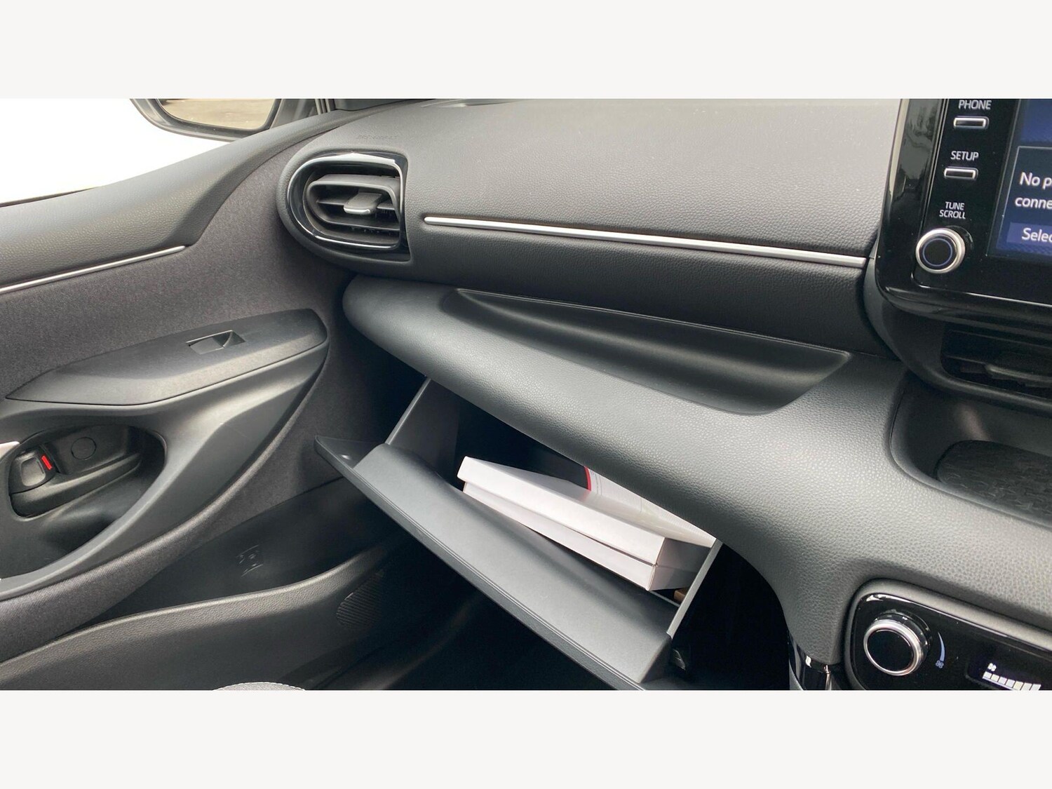 Used Toyota Yaris 2024 for sale - 77671433: Photo 44