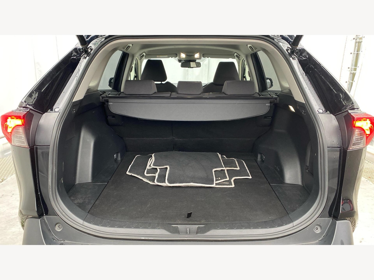 Used Toyota RAV4 2022 for sale - 76765469: Photo 16