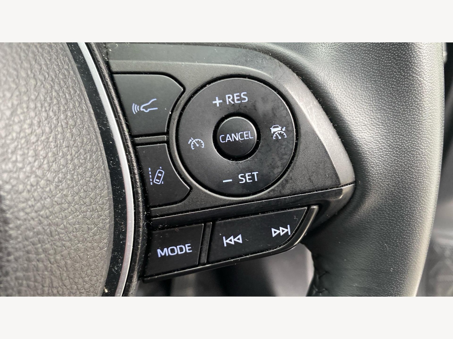 Used Toyota RAV4 2022 for sale - 76765469: Photo 31