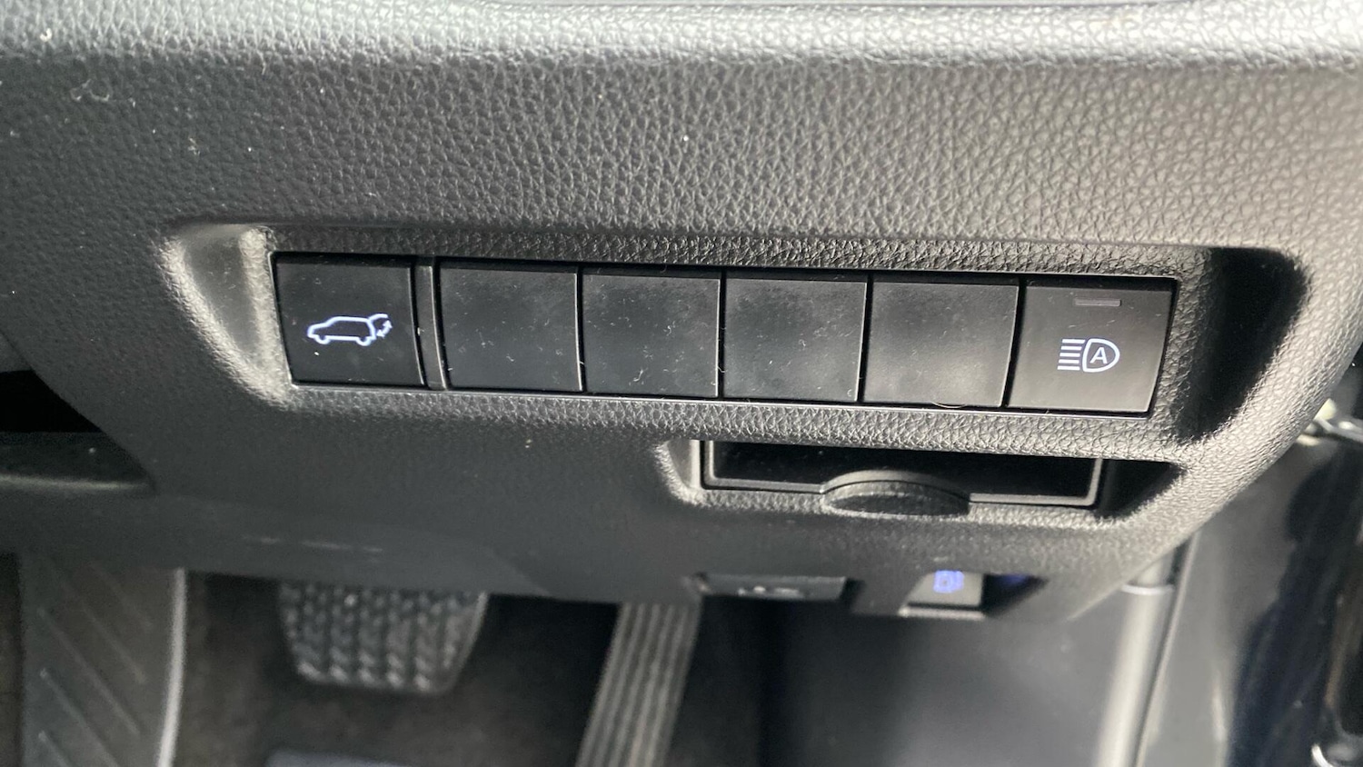 Used Toyota RAV4 2022 for sale - 76765469: Photo 38