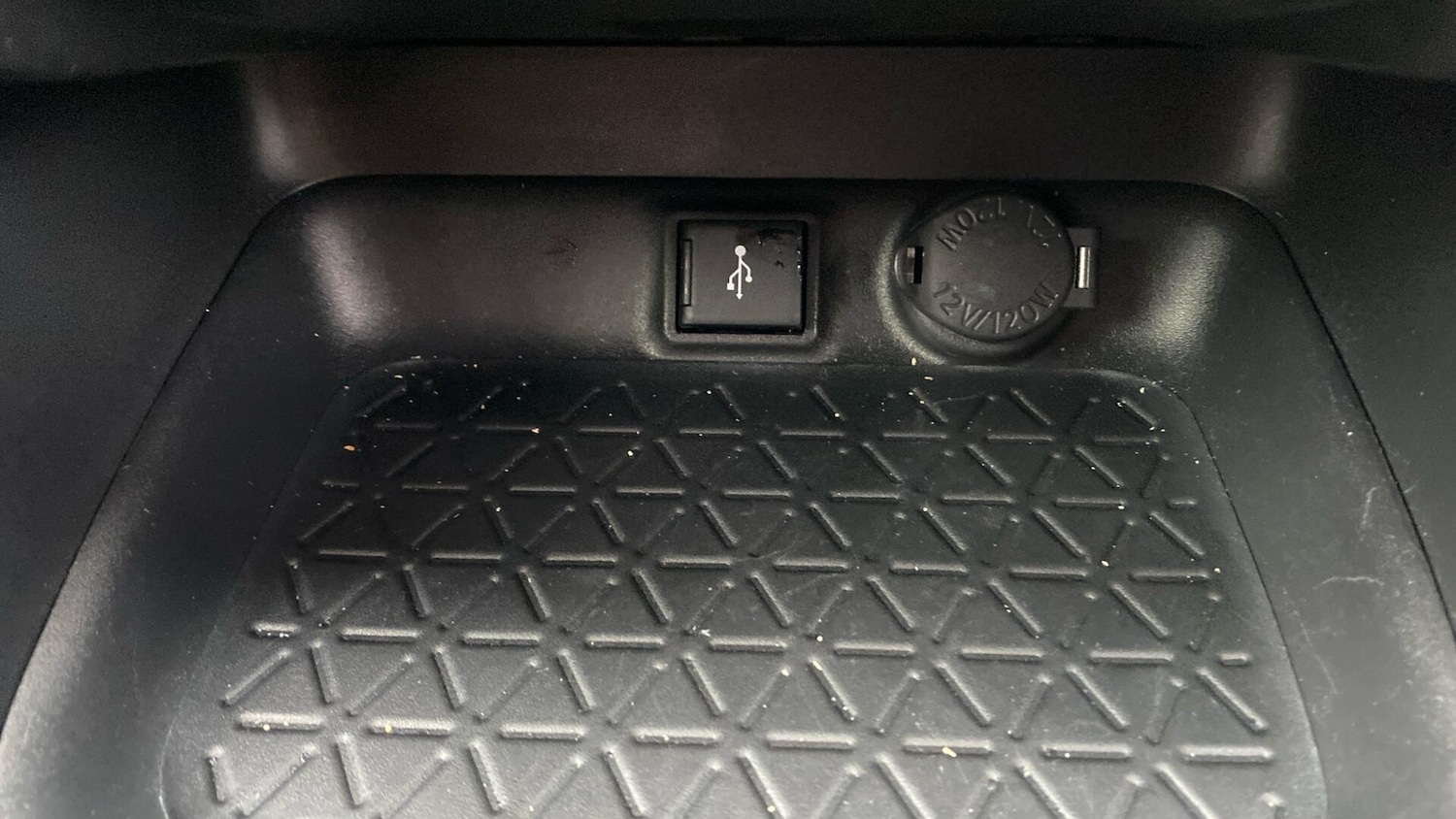 Used Toyota RAV4 2022 for sale - 76765469: Photo 40