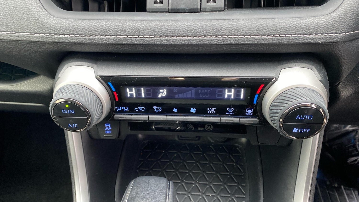 Used Toyota RAV4 2022 for sale - 76765469: Photo 41