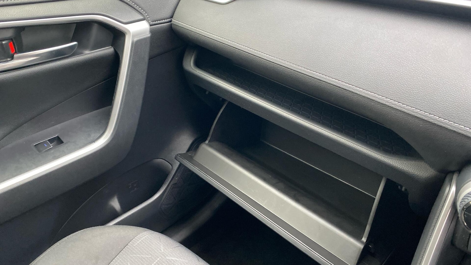 Used Toyota RAV4 2022 for sale - 76765469: Photo 44