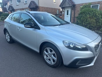 Used Volvo V40 2014 for sale - 79697350: Photo