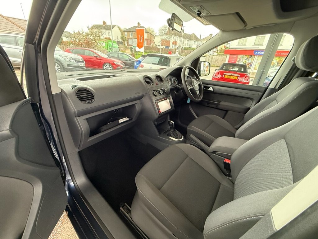 Used Volkswagen Caddy Maxi Life 2015 for sale - 77780785: Photo 16