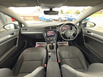 Used Volkswagen Golf 2017 for sale - 78268159: Photo