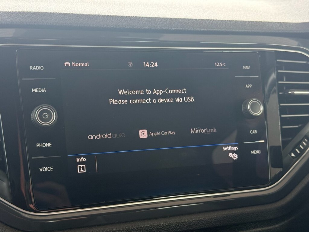 Used Volkswagen T-Roc 2019 for sale - 76323731: Photo 17