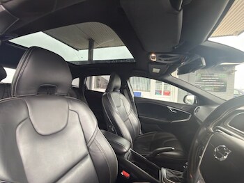 Used Volvo V40 2018 for sale - 78268154: Photo