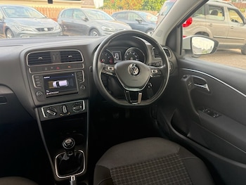 Used Volkswagen Polo 2017 for sale - 79494302: Photo