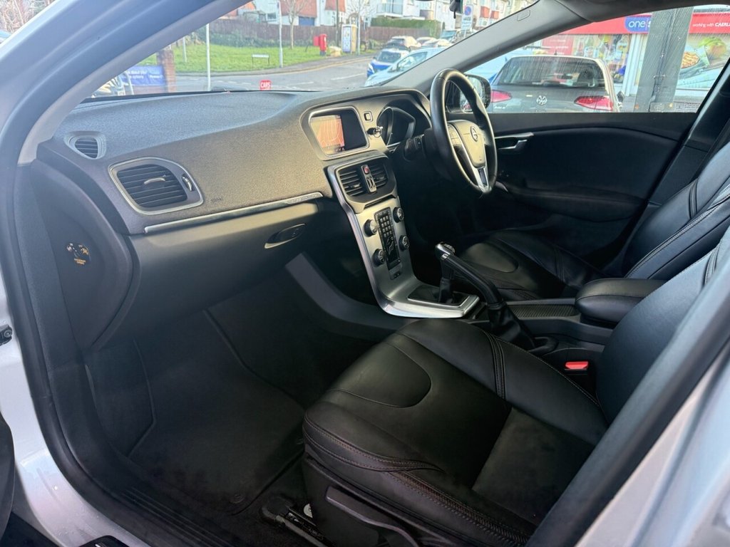 Used Volvo V40 2018 for sale - 77226724: Photo 15