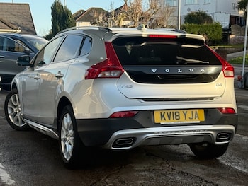 Used Volvo V40 2018 for sale - 77226724: Photo