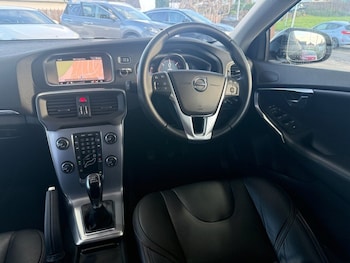 Used Volvo V40 2018 for sale - 77226724: Photo