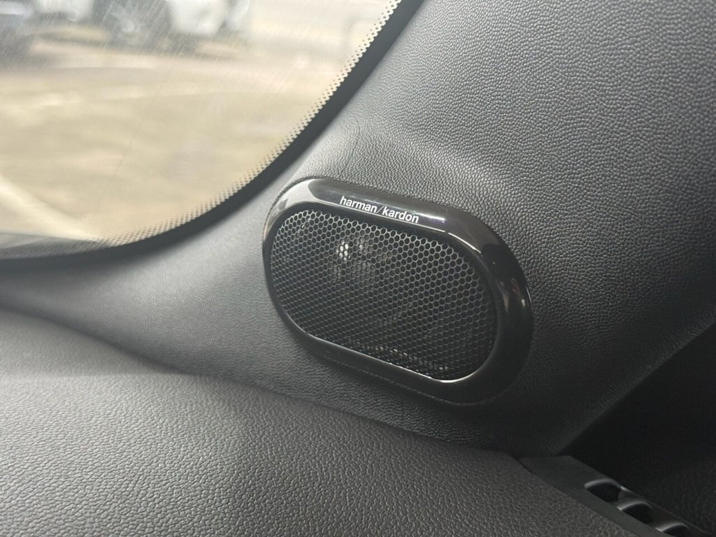 Used MINI Convertible 2019 for sale - 77276040: Photo 23