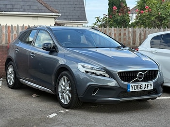 Used Volvo V40 Cross Country 2017 for sale - 78658765: Photo