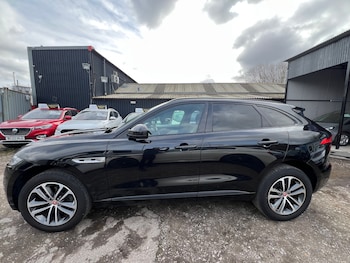 Used Jaguar F-Pace 2018 for sale - 78324101: Photo