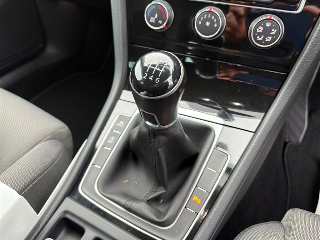 Used Volkswagen Golf 2018 for sale - 76984394: Photo 19