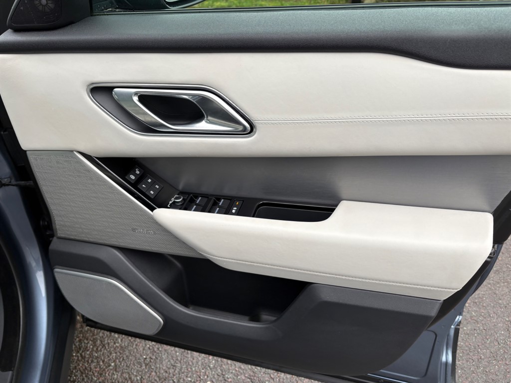 Used Land Rover Range Rover Velar 2018 for sale - 77063538: Photo 27