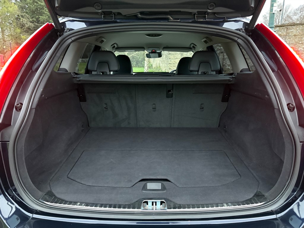 Used Volvo XC60 2017 for sale - 76684494: Photo 10