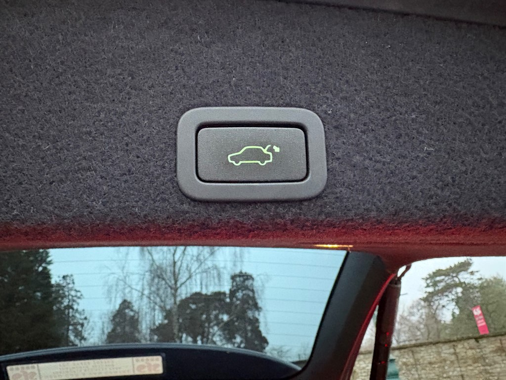 Used Volvo XC60 2017 for sale - 76684494: Photo 11