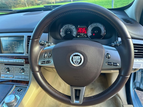 Used Jaguar XF 2011 for sale - 75570562: Photo 13