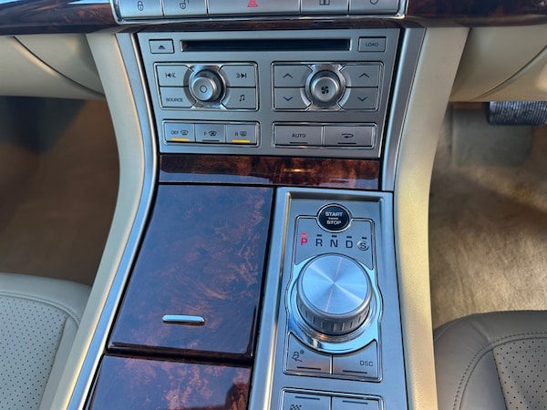 Used Jaguar XF 2011 for sale - 75570562: Photo 17