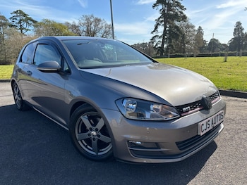 Volkswagen - Golf