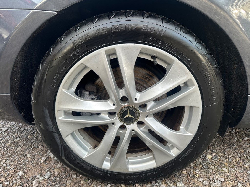 Used Mercedes-Benz E Class 2011 for sale - 76948710: Photo 23