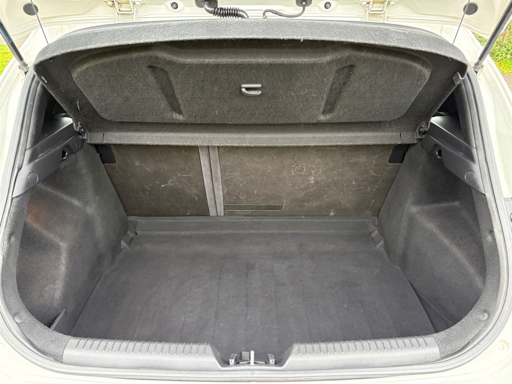 Used Hyundai i30 2013 for sale - 76351129: Photo 11